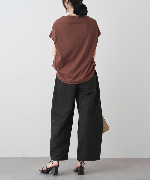 PUAL CE CIN(ピュアルセシン)の「ライト ドライ 天竺ボートネックT(Tシャツ/カットソー・レディース・ブラック/オフホワイト/ブラウン・MEDIUM)」の11枚目の写真