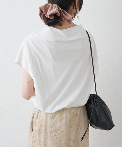 PUAL CE CIN(ピュアルセシン)の「ライト ドライ 天竺ボートネックT(Tシャツ/カットソー・レディース・ブラック/オフホワイト/ブラウン・MEDIUM)」の22枚目の写真
