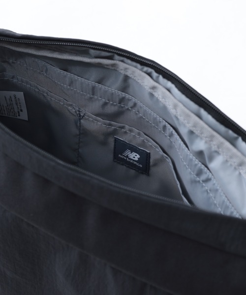 FUNALIVE(ファンアライブ)の「new balance SIMPLE SHOULDER シンプルショルダー(ショルダーバッグ・メンズ・ブラック・フリー)」の7枚目の写真