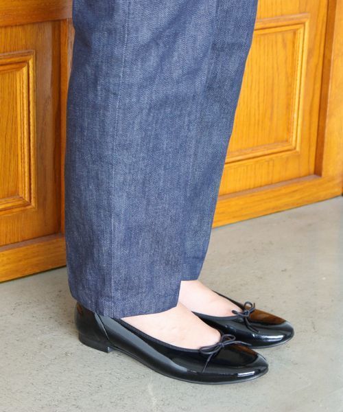 Fin（フィン）の「【Made in JAPAN】エナメルバレエシューズ（バレエシューズ・レディース・レッド/ブラック/ゴールド/シルバー・23.5cm/23cm/24cm/25cm/22.5cm/24.5cm）」の2枚目の写真