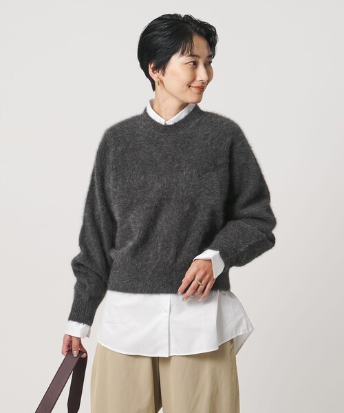 UNITED ARROWS(ユナイテッドアローズ)の「フォックスカシミヤ クルーネック ショート ニット(ニット/セーター・レディース・オフホワイト/レッド/ダークグレー・FREE)」の5枚目の写真