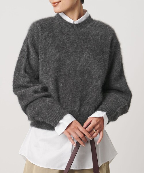 UNITED ARROWS(ユナイテッドアローズ)の「フォックスカシミヤ クルーネック ショート ニット(ニット/セーター・レディース・オフホワイト/レッド/ダークグレー・FREE)」の8枚目の写真