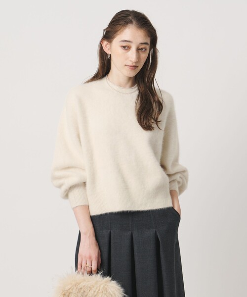 UNITED ARROWS(ユナイテッドアローズ)の「フォックスカシミヤ クルーネック ショート ニット(ニット/セーター・レディース・オフホワイト/レッド/ダークグレー・FREE)」の10枚目の写真