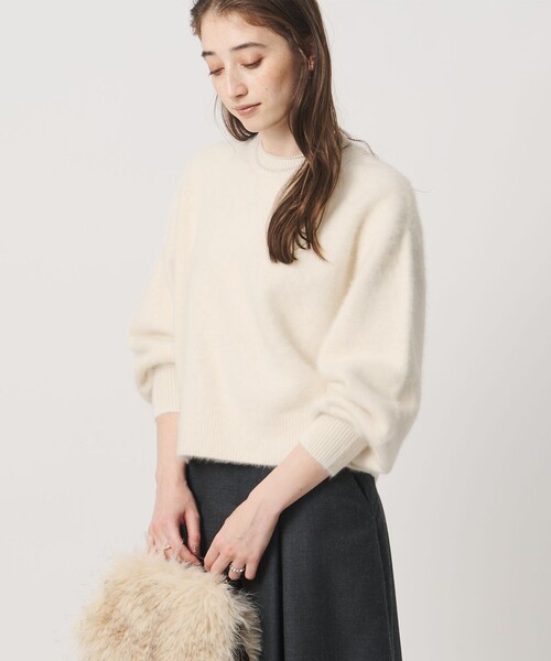 UNITED ARROWS(ユナイテッドアローズ)の「フォックスカシミヤ クルーネック ショート ニット(ニット/セーター・レディース・オフホワイト/レッド/ダークグレー・FREE)」の11枚目の写真