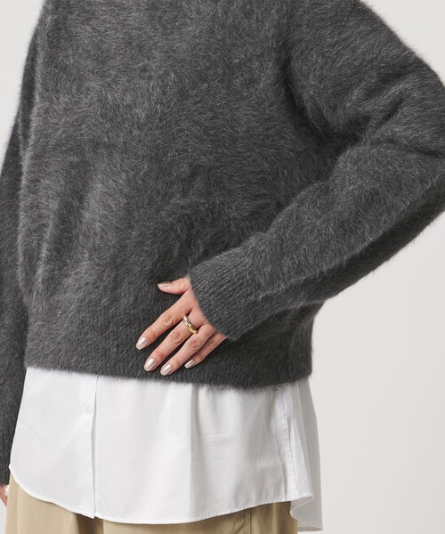 UNITED ARROWS(ユナイテッドアローズ)の「フォックスカシミヤ クルーネック ショート ニット(ニット/セーター・レディース・オフホワイト/レッド/ダークグレー・FREE)」の21枚目の写真