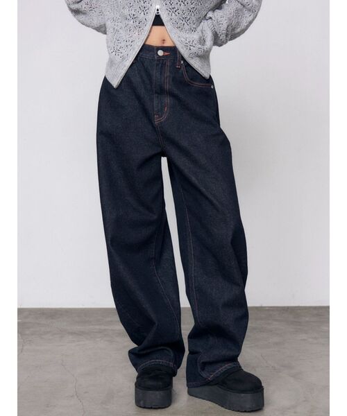 EMODA(エモダ)の「ミニマルワイドジーンズ(デニムパンツ・レディース・ライトブルー/インディゴブルー・SMALL/MEDIUM)」の2枚目の写真