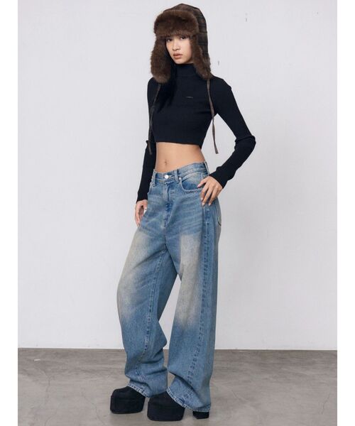EMODA(エモダ)の「ミニマルワイドジーンズ(デニムパンツ・レディース・ライトブルー/インディゴブルー・SMALL/MEDIUM)」の5枚目の写真
