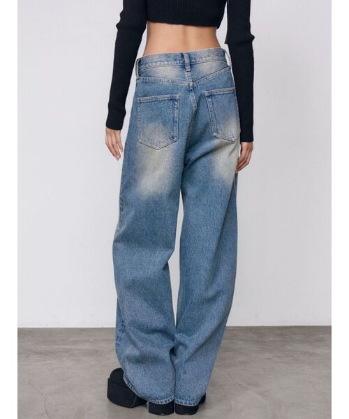 EMODA(エモダ)の「ミニマルワイドジーンズ(デニムパンツ・レディース・ライトブルー/インディゴブルー・SMALL/MEDIUM)」の8枚目の写真