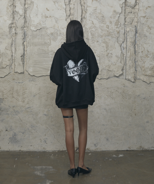 VOONT(ブント)の「Metallic Heart Over-Fit Hood Zip-Up (BLACK)(パーカー・レディース・ブラック・OS)」の6枚目の写真