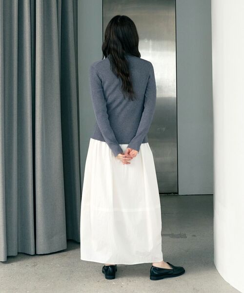le.coeur blanc(ルクールブラン)の「コクーンロングスカート(スカート・レディース・ブラック/オフホワイト/ボルドー・38)」の16枚目の写真