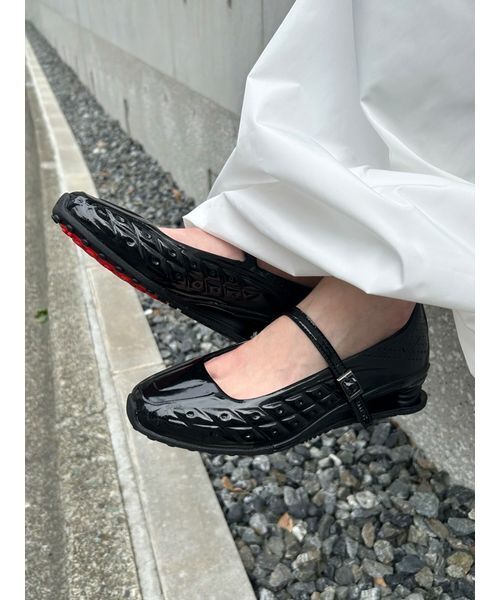 emmi(エミ)の「【NIKE】W SHOX Z CALISTRA(スニーカー・レディース・ブラック・23.5/24/24.5/25/25.5/23)」の1枚目の写真