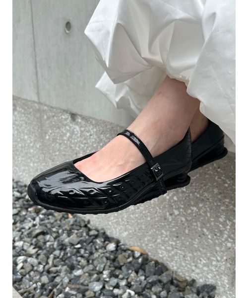 emmi(エミ)の「【NIKE】W SHOX Z CALISTRA(スニーカー・レディース・ブラック・23.5/24/24.5/25/25.5/23)」の5枚目の写真