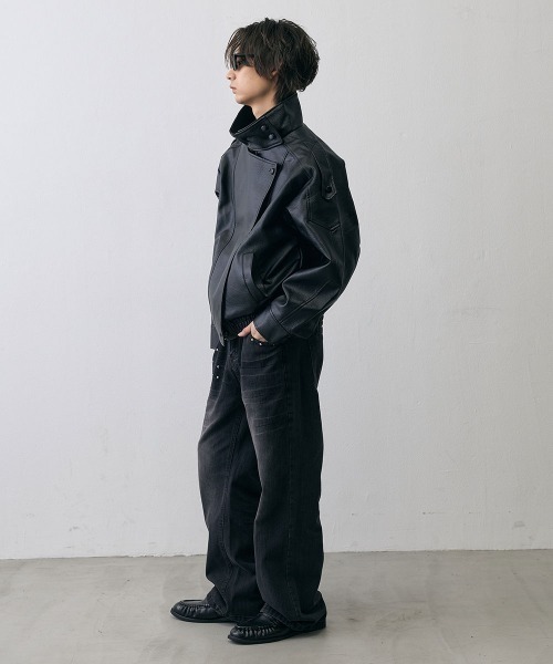 Shoowtime(ショウタイム)の「Asymmetric High Neck Faux Leather Military Jacket / アシンメトリック ハイネック フェイクレザー ミリタリージャケット(ピーコート・メンズ・ブラック・X-LARGE/LARGE/MEDIUM/SMALL)」の14枚目の写真