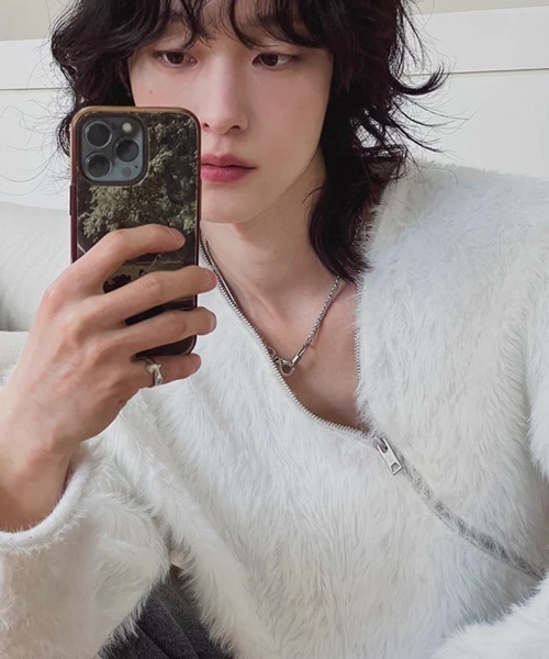 NOWLE（ノウル）の「【NOWLE】ファーライク シャギー アシメジップ Vネック ニット / プルオーバー（ニット/セーター・メンズ・ホワイト/ブラック・MEDIUM/LARGE/X-LARGE）」の11枚目の写真