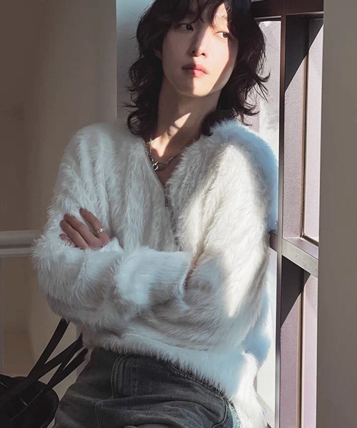 NOWLE（ノウル）の「【NOWLE】ファーライク シャギー アシメジップ Vネック ニット / プルオーバー（ニット/セーター・メンズ・ホワイト/ブラック・MEDIUM/LARGE/X-LARGE）」の17枚目の写真