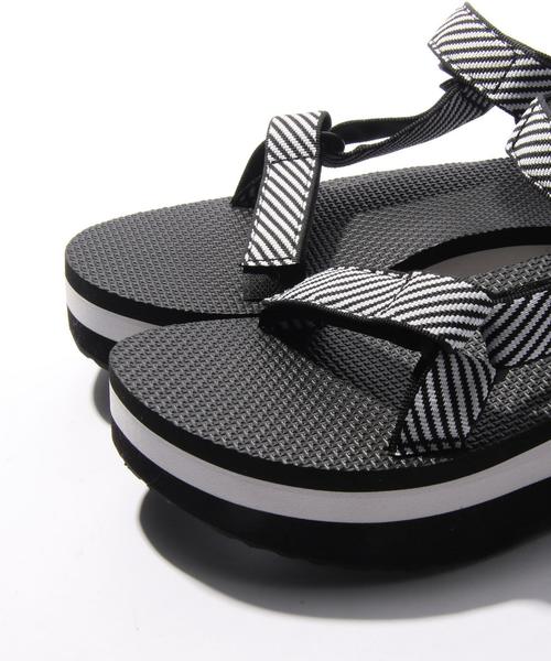 Teva(テバ)の「テバ/OC TEVA FLT-UNIVERSAL(サンダル・レディース・ブラック/その他1・7/5/6/8)」の9枚目の写真
