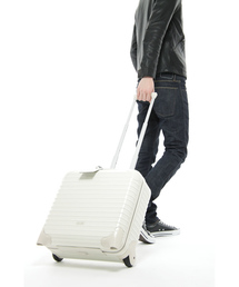 美品　RIMOWA × UNITED ARROWS 別注 23L キャリーケース RIMOWA - RIMOWA UNITED ARROWS別注 2輪 キャリーケース 23L 白