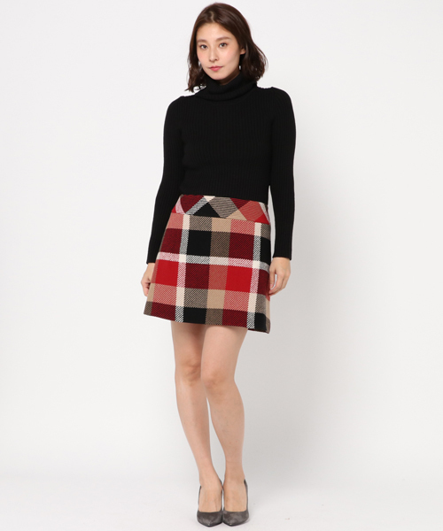 BLUE LABEL CRESTBRIDGE（ブルーレーベルクレストブリッジ）の「クレストブリッジチェック柄　ニットコンビワンピース（ワンピース・レディース・オフホワイト/レッド・38/36）」の6枚目の写真