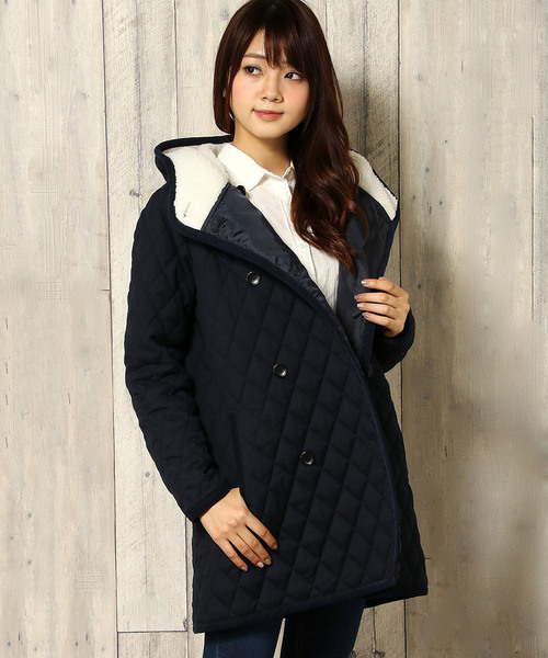 LBC(エルビーシー)の「カチオンキルトフードボアジャケット (その他アウター・レディース・ネイビー/ライトグレー/ブラウン・MEDIUM/LARGE)」の3枚目の写真