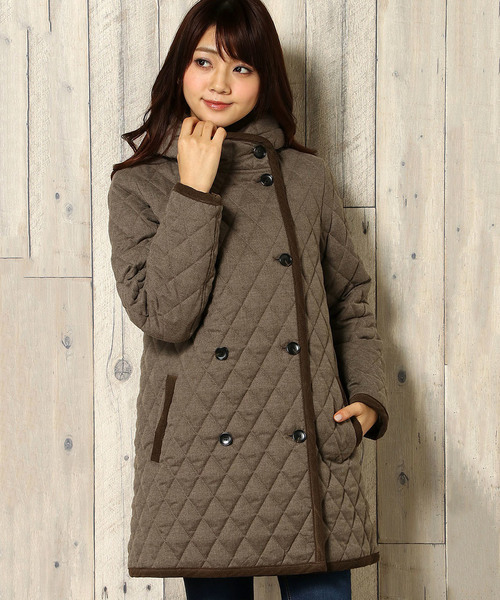 LBC(エルビーシー)の「カチオンキルトフードボアジャケット (その他アウター・レディース・ネイビー/ライトグレー/ブラウン・MEDIUM/LARGE)」の14枚目の写真