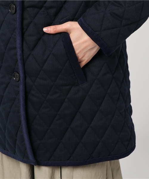 LBC(エルビーシー)の「カチオンキルトフードボアジャケット (その他アウター・レディース・ネイビー/ライトグレー/ブラウン・MEDIUM/LARGE)」の9枚目の写真