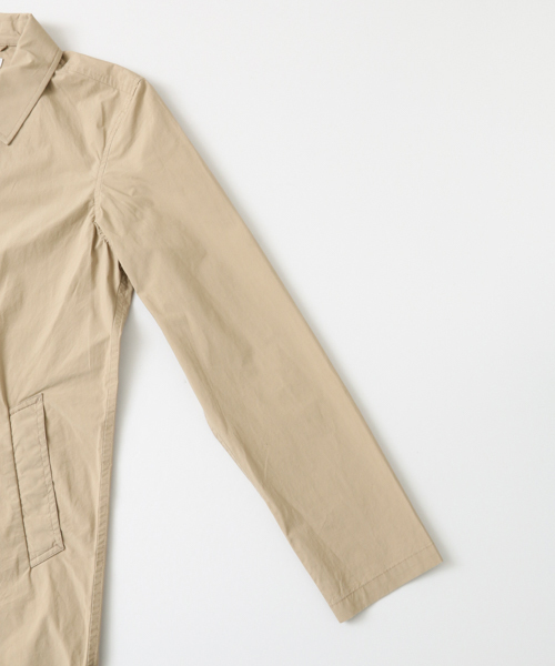URBAN RESEARCH（アーバンリサーチ）の「UR コットンストレッチタイプライターコート（ステンカラーコート・メンズ・ベージュ/ネイビー/カーキ/グリーン/ブルー・LARGE/MEDIUM）」の9枚目の写真