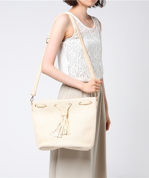 PLAIN CLOTHING（プレーンクロージング）の「2WAY巾着ショルダーバッグ【PLAIN CLOTHING】（ショルダーバッグ・レディース・イエロー系その他/ベージュ系その他/ホワイト系その他/ブラック×ブラック・FREE）」の6枚目の写真