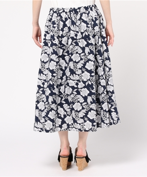 PUNYUS（プニュズ）の「花柄ロングスカート（スカート・レディース・グリーン/ネイビー/ベージュ・2/1/3）」の6枚目の写真