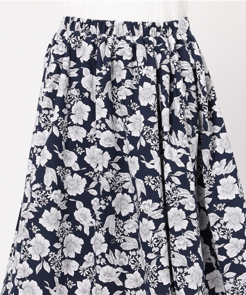 PUNYUS（プニュズ）の「花柄ロングスカート（スカート・レディース・グリーン/ネイビー/ベージュ・2/1/3）」の7枚目の写真