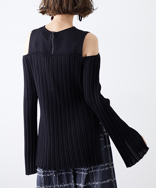 STUDIOUS(ステュディオス)の「ランダムプリーツニットプルオーバー(ニット/セーター・レディース・ブラック/オフホワイト・1)」の15枚目の写真