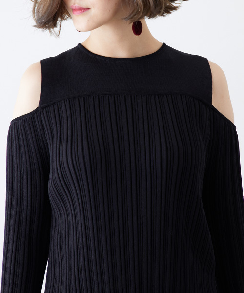 STUDIOUS(ステュディオス)の「ランダムプリーツニットプルオーバー(ニット/セーター・レディース・ブラック/オフホワイト・1)」の16枚目の写真