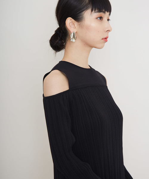 STUDIOUS(ステュディオス)の「ランダムプリーツニットプルオーバー(ニット/セーター・レディース・ブラック/オフホワイト・1)」の22枚目の写真