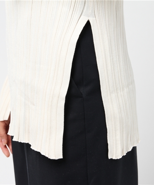 STUDIOUS(ステュディオス)の「ランダムプリーツニットプルオーバー(ニット/セーター・レディース・ブラック/オフホワイト・1)」の3枚目の写真