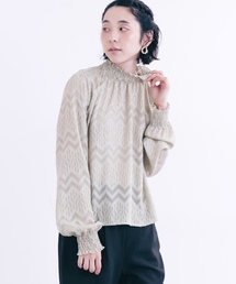 merlot plus | シフォンシェブロン柄ギャザーネックブラウス1030(シャツ/ブラウス)