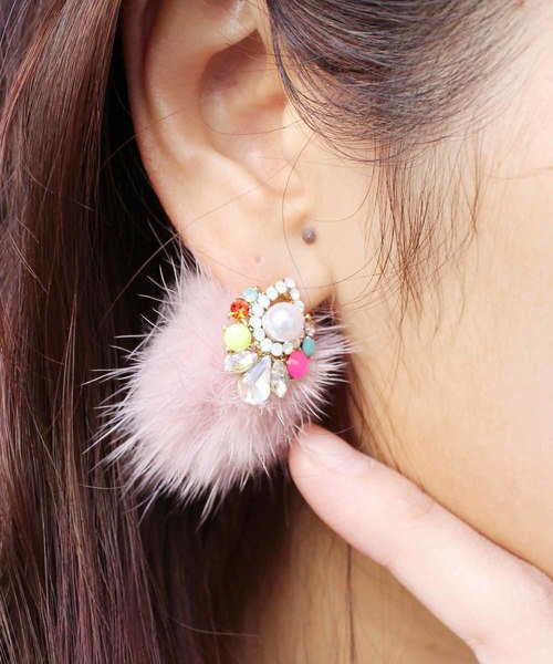 ドロップ型デコラティブファーピアス ピアス 両耳用 Mode Robe モードローブ のファッション通販 Zozotown