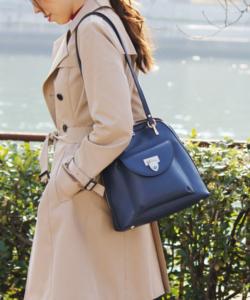 VitaFelice（ヴィータフェリーチェ）の「【牛革/カウレザー】牛革2wayリュックサック・ショルダーバッグ（バックパック/リュック・レディース・ブラック/ネイビー/オフホワイト/キャメル/ワイン・FREE）」の12枚目の写真