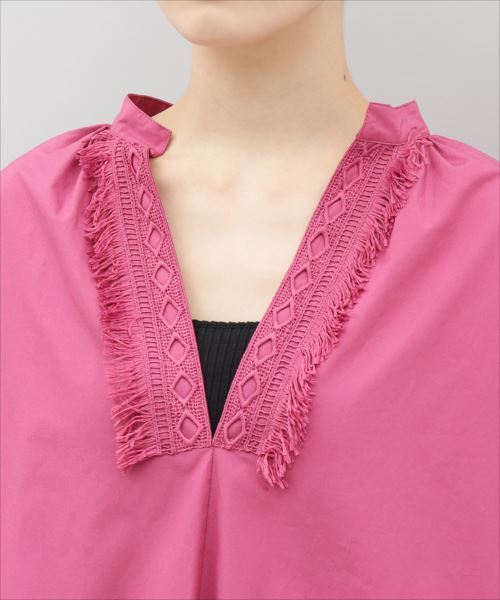 ADAM ET ROPE'(アダムエロペ)の「タイプライターレースギャザースモック(シャツ/ブラウス・レディース・ホワイト/ダークグリーン/ピンク・FREE)」の10枚目の写真