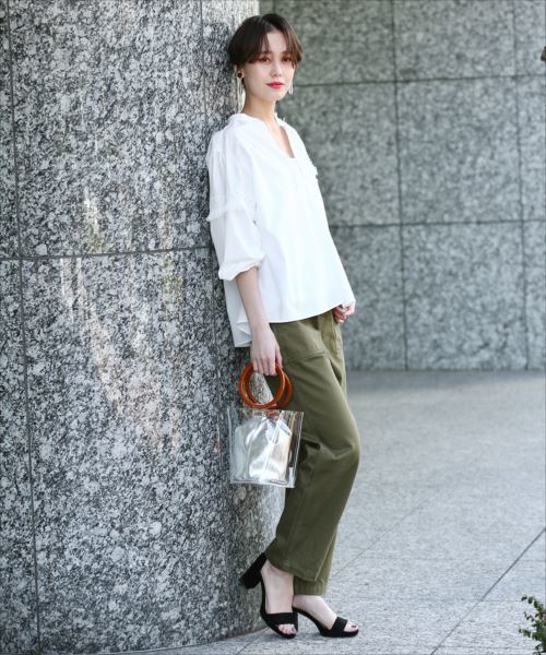 ADAM ET ROPE'(アダムエロペ)の「タイプライターレースギャザースモック(シャツ/ブラウス・レディース・ホワイト/ダークグリーン/ピンク・FREE)」の17枚目の写真