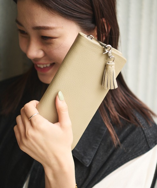 BIRTHDAY BAR（バースデイバー）の「本革 タッセル付き 長財布（財布・レディース・ブラック/ベージュ/ネイビー/レッド/キャメル/ゴールド/シルバー/グレー/ピンク/ブルー/モカ/イエロー/ブルー系その他7/スモークピンク/サックスブルー/レモンイエロー/ベージュ系/グリーン/ラベンダー・フリー）」の6枚目の写真