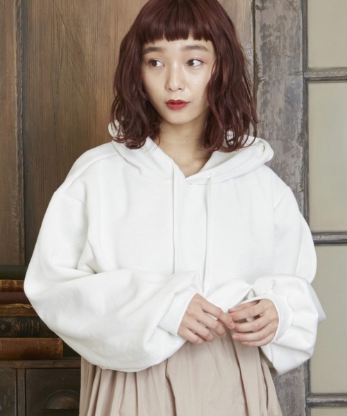 Unrelaxing アンリラクシング の ショート丈スウェットパーカー パーカー Wear