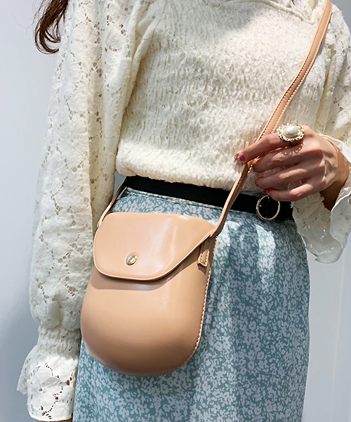 apres jour(アプレジュール)の「【apres jour×ARIAZ】フェイクレザーミニポシェット(ショルダーバッグ・レディース・ブラック/ダークブラウン/ベージュ/アイボリー・FREE)」の8枚目の写真