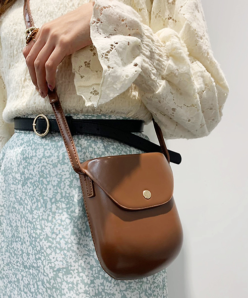 apres jour(アプレジュール)の「【apres jour×ARIAZ】フェイクレザーミニポシェット(ショルダーバッグ・レディース・ブラック/ダークブラウン/ベージュ/アイボリー・FREE)」の17枚目の写真