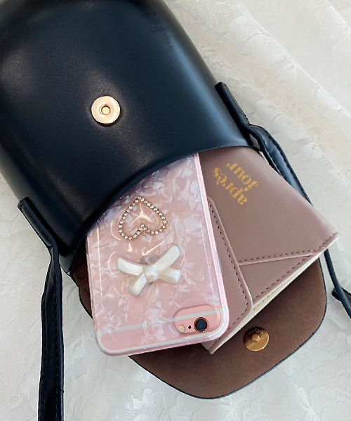 apres jour(アプレジュール)の「【apres jour×ARIAZ】フェイクレザーミニポシェット(ショルダーバッグ・レディース・ブラック/ダークブラウン/ベージュ/アイボリー・FREE)」の7枚目の写真