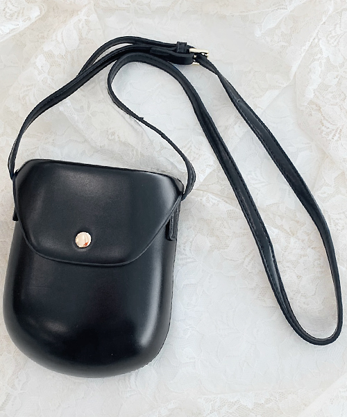 apres jour(アプレジュール)の「【apres jour×ARIAZ】フェイクレザーミニポシェット(ショルダーバッグ・レディース・ブラック/ダークブラウン/ベージュ/アイボリー・FREE)」の22枚目の写真