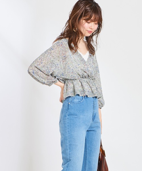 natural couture(ナチュラルクチュール)の「ペイズリー柄カシュクールブラウス(シャツ/ブラウス・レディース・オフホワイト/ブラック/ベージュ・FREE)」の5枚目の写真