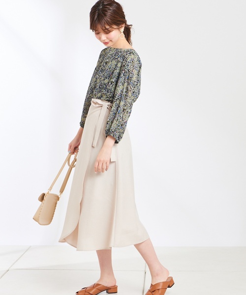 natural couture(ナチュラルクチュール)の「ペイズリー柄カシュクールブラウス(シャツ/ブラウス・レディース・オフホワイト/ブラック/ベージュ・FREE)」の8枚目の写真