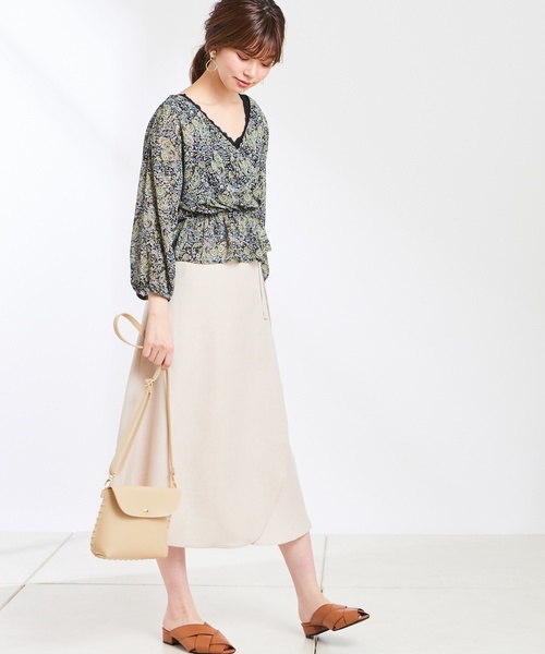 natural couture(ナチュラルクチュール)の「ペイズリー柄カシュクールブラウス(シャツ/ブラウス・レディース・オフホワイト/ブラック/ベージュ・FREE)」の11枚目の写真