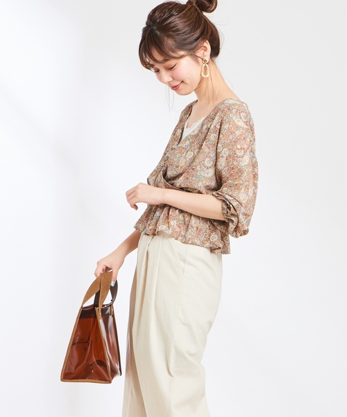 natural couture(ナチュラルクチュール)の「ペイズリー柄カシュクールブラウス(シャツ/ブラウス・レディース・オフホワイト/ブラック/ベージュ・FREE)」の16枚目の写真