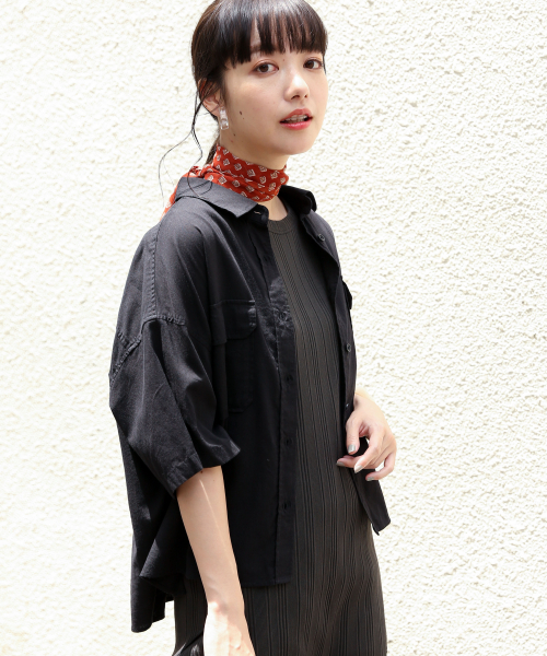 LOWRYS FARM(ローリーズファーム)の「ショートCPOシャツ 841006(シャツ/ブラウス・レディース・ブラック/オフホワイト/ブラウン/ベージュ・FREE)」の3枚目の写真