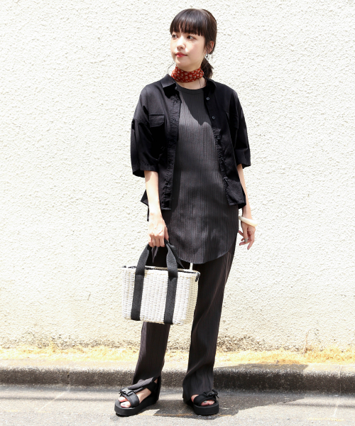 LOWRYS FARM(ローリーズファーム)の「ショートCPOシャツ 841006(シャツ/ブラウス・レディース・ブラック/オフホワイト/ブラウン/ベージュ・FREE)」の11枚目の写真